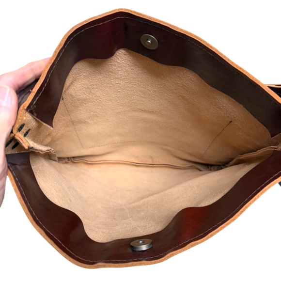 bag large leather crossbody unlined detachable strap handmade snap close - Picture 8 of 11